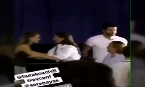 Fahriye Evcen ve Burak Özçivit Tarkan Konserinde 