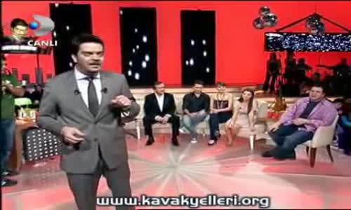 Beyaz Show'da Sahan Gökbakar Rap Söylüyor