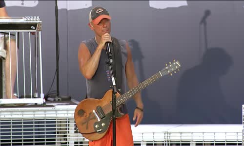 Kenny Chesney Dust On The Bottle (Live With David Lee Murphy)