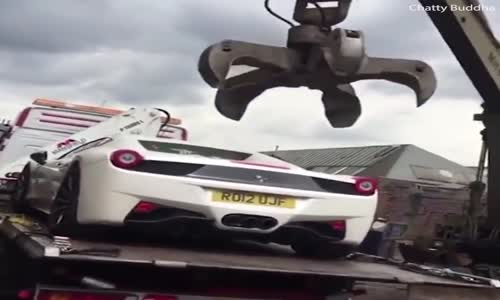 Ferrari 458 Spyder Parçalayan İngiliz Polisi