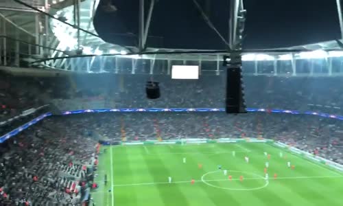 Beşiktaş Taraftarı Sessiz Tezahürat İle Tarihe Geçti