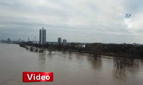 Almanya'da Ren Nehri Taştı