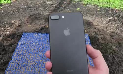 5 Bin Kibrit Üzerinde iPhone 7 Ateşe Verildi