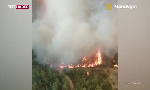 Manavgat’ta yangına havadan müdahale görüntülendi