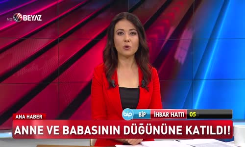 Anne ve babasının düğününe katıldı!