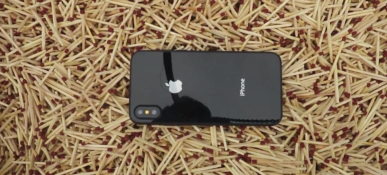 10 Bin Kibrit Üzerinde iPhone 8'in Yakılması