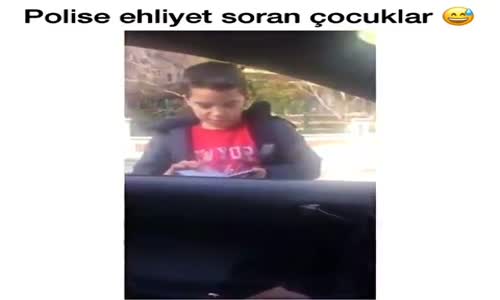 Polise Ehliyet Soran Çocuk