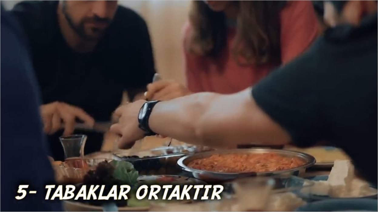 Yer Sofrasında Yemek Yiyenlerin Bildiği 10 Şey - Onedio