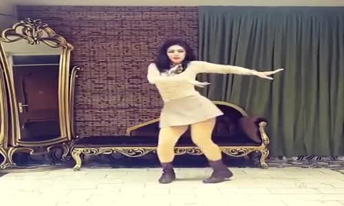 Muhteşem Kız Ve Bomba Dansı