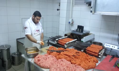 Kebap makinasi