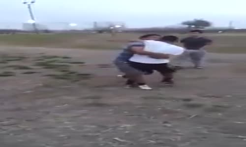 1 Vs 1 Kazandıktan Sonra 10 Kişiden Dayak Yemek