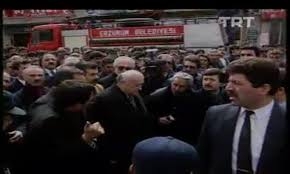 1992 Yılı Süleyman Demirel'in Deprem Bölgesini Ziyareti izle 