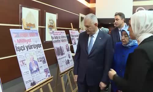 Başbakan Yıldırım 28 Şubat Dönemine Ait Gazete Manşetlerinden Hazırlanan Sergiyi Gezdi 