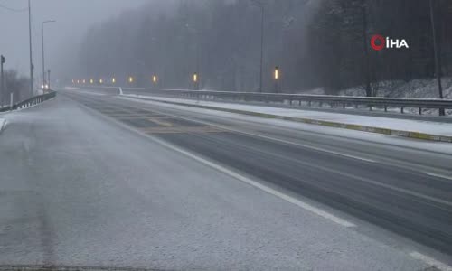 Bolu Dağı’nda kar yağışı şiddetini artırdı 