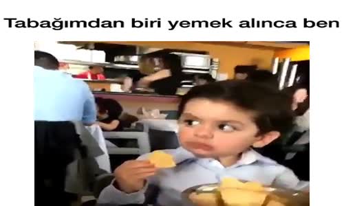 Ailesinin Cipsini Aldığını Görünce Yüzü Düşen Çocuk