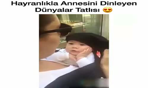 Annesini Dinleyen Bebek