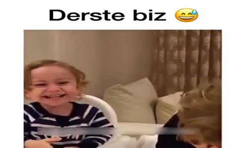 İkiz Kardeşlerin Kahkaları