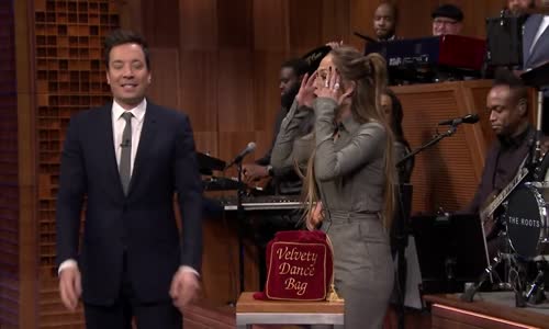 Jimmy Fallon ve Jennifer Lopez'den Muhteşem Eğlenceli Dans Kapışması