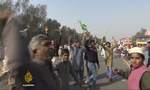 Pakistan'da Seçim Yasasında Değişiklik Protesto Ediliyor