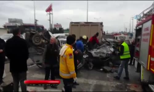 Freni Patlayan Kamyon 12 Aracı Biçti_ 1 Ölü, 10’dan Fazla Yaralı 