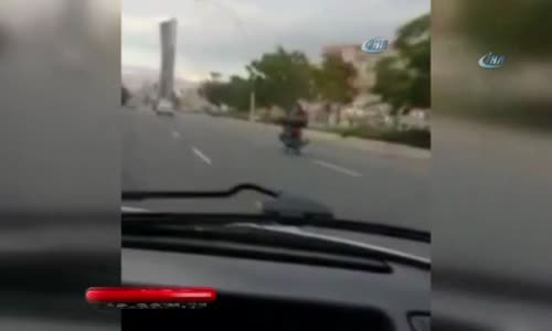 Ankara Trafiğinde Yürekleri Ağızlara Getiren Görüntü