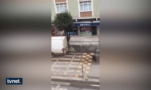 Esenler'de Kuyumcu Önünde Yaşanan Çatışma Kamerada