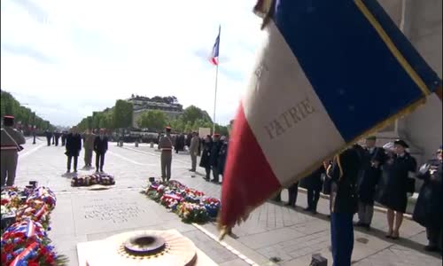 Yeni Cumhurbaşkanı Macron ile François Hollande Yan Yana