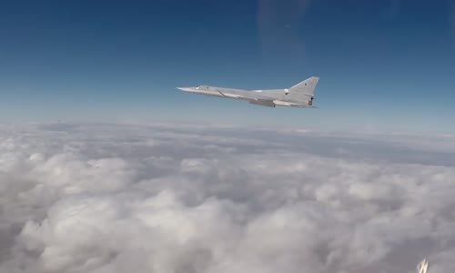 Rus Tu-22M3 Stratejik Bombardıman Uçakları, Deaş hedeflerini Suriye'de Üst Üste Dört Gündür Yok Ediyor