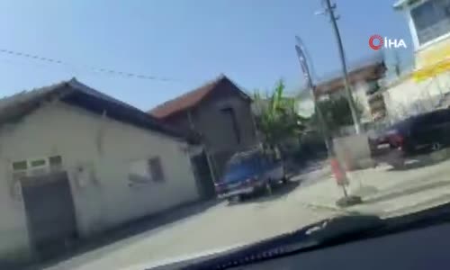 Çalıntı araçla kaçmaya çalışan şüpheliyi polis yakaladı 