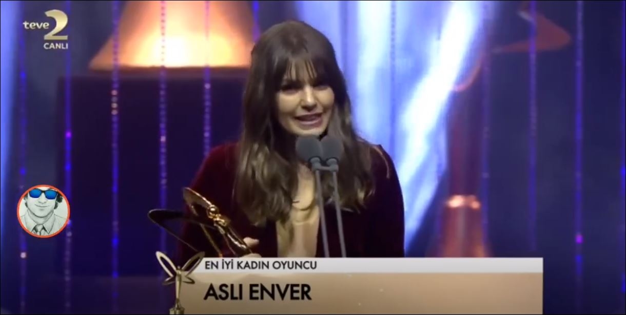 Aslı Enver Altın Kelebek En İyi Kadın Oyuncu Ödülünü Hale Soygazi'den Aldı