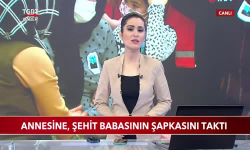 Annesine, Şehit Babasının Şapkasını Taktı