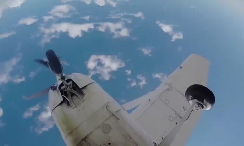 Wingsuit Yapacakken Uçağın Tekerleğine Takılan Talihsiz Adam