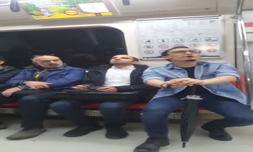 Metroda Alkış Tufanı Kopartan Performans Drama Köprüsü