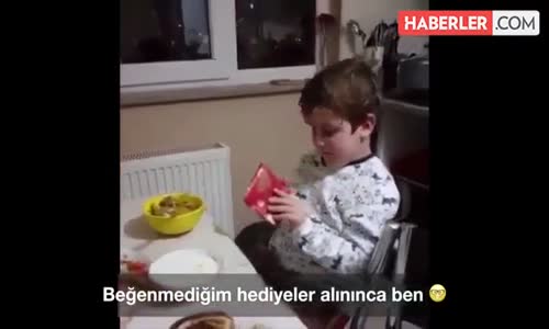 Hediyesini Beğenmeyen Çocuğun Güldüren İsyanı