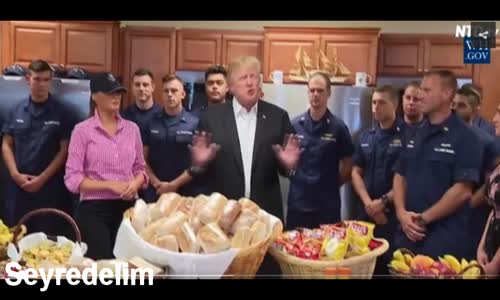 Abd Başkanı Trump ve Eşi Şükran Günü Sahil Güvenlik Muhafızlarına Sandviçleri El Ele Verdi