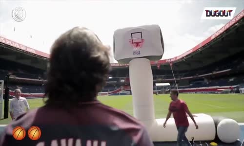 Edinson Cavani Basketbolda Hünerini Sergiledi