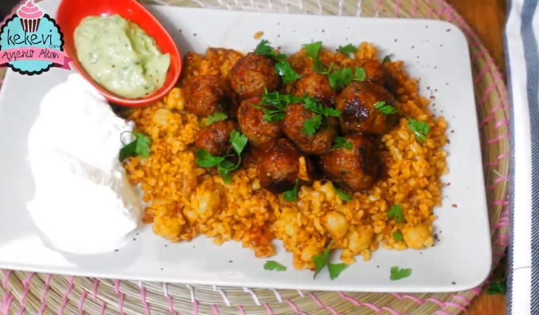 Soslu Köfte Nohutlu Bulgur Pilavı Tarifi