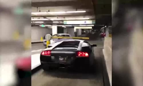 Lamborghini ile Otoparktan Kaçak Geçmek