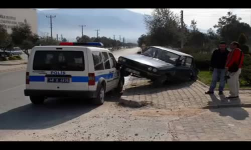 Polisin Telsiz Konuşması Gülmekten Öldüm Yav Dinle Gör