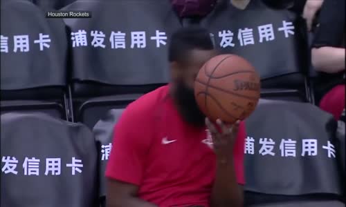 James Harden'ın Oturduğu Yerden Yaptığı Komik Dans