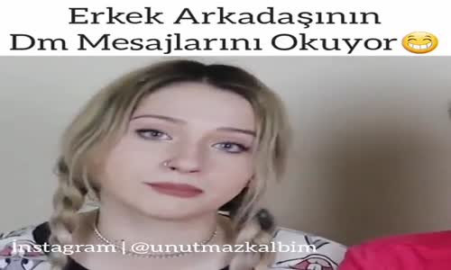 Erkek Arkadaşlarının Direk Mesajlarına Bakan Kız