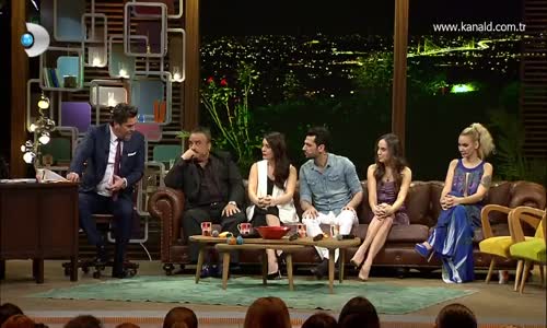 Beyaz Show  Ezgi Mola Durduk Yere Ağladı!