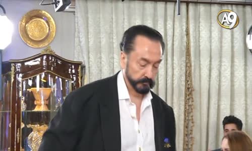 Adnan Oktar'ın Muhteşem Dansı