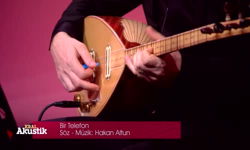 Tuğçe Kandemir - Bir Telefon (Akustik)