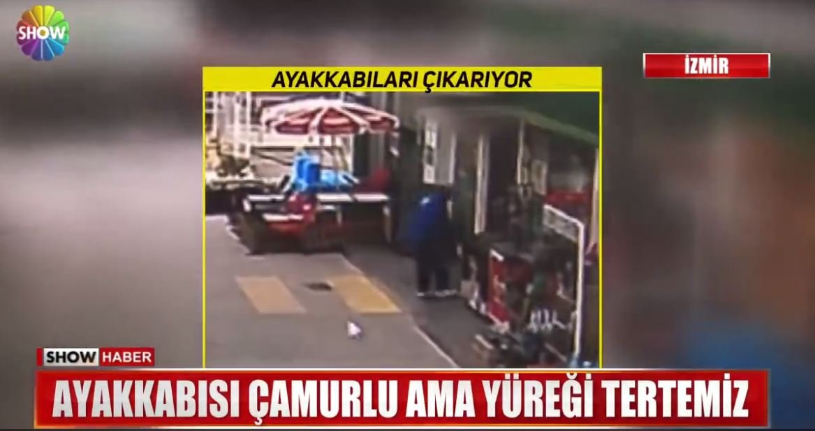 Çamurlu Ayakkabılarını Çıkarıp Çoraplarıyla Markete Giren Güzel İnsan 