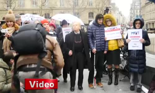 Paris'te 2015 Yılında Hayatını Kaybeden Terör Kurbanları Anıldı