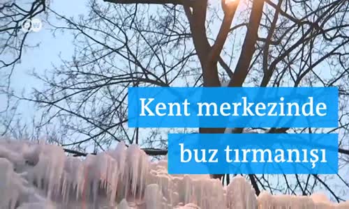 Kent merkezinde buz tırmanışı