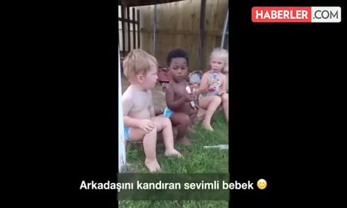 Arkadaşını Kandıran Sevimli Bebek