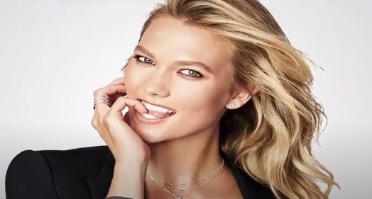 Karlie Kloss Bakıcılık Yaptığı Evi Satın Aldı!! 