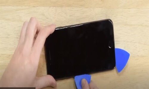 iPhone 8 Plus Ekran Değişimi Sırasında Dikkat Edilmesi Gerekenler